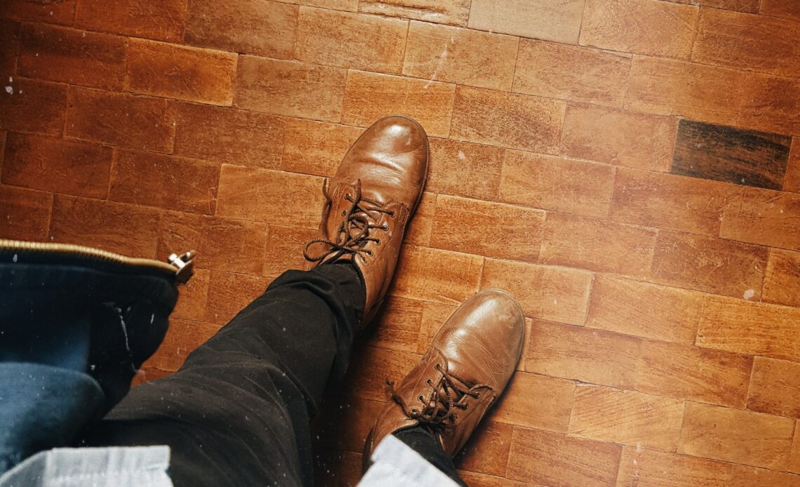 Comment porter des chaussures marrons pour homme ?